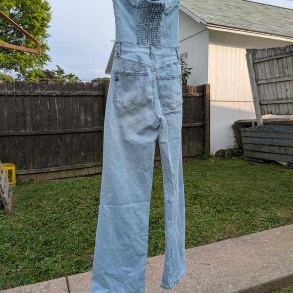 Forever 21 Light Wash Denim Strapless Wide Leg Jumpsuit Button Front XS - Picture 4 of 5